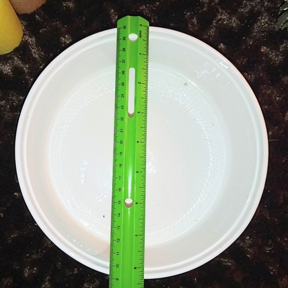 Pier 1 baking round - Picture 2 of 4